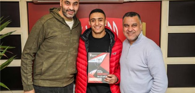 الأهلي يعلن تجديد عقد عمرو زهران لاعب السلة